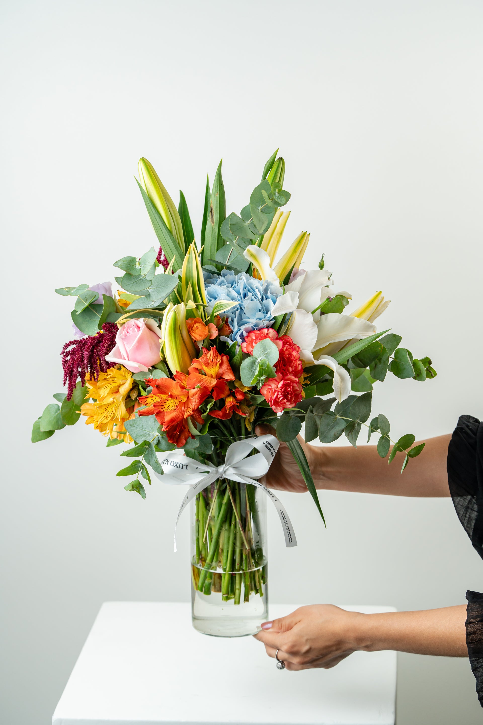 Cilindro Floral — Arranjo em Vaso Cilíndrico com Flores Naturais | Luxo Natural