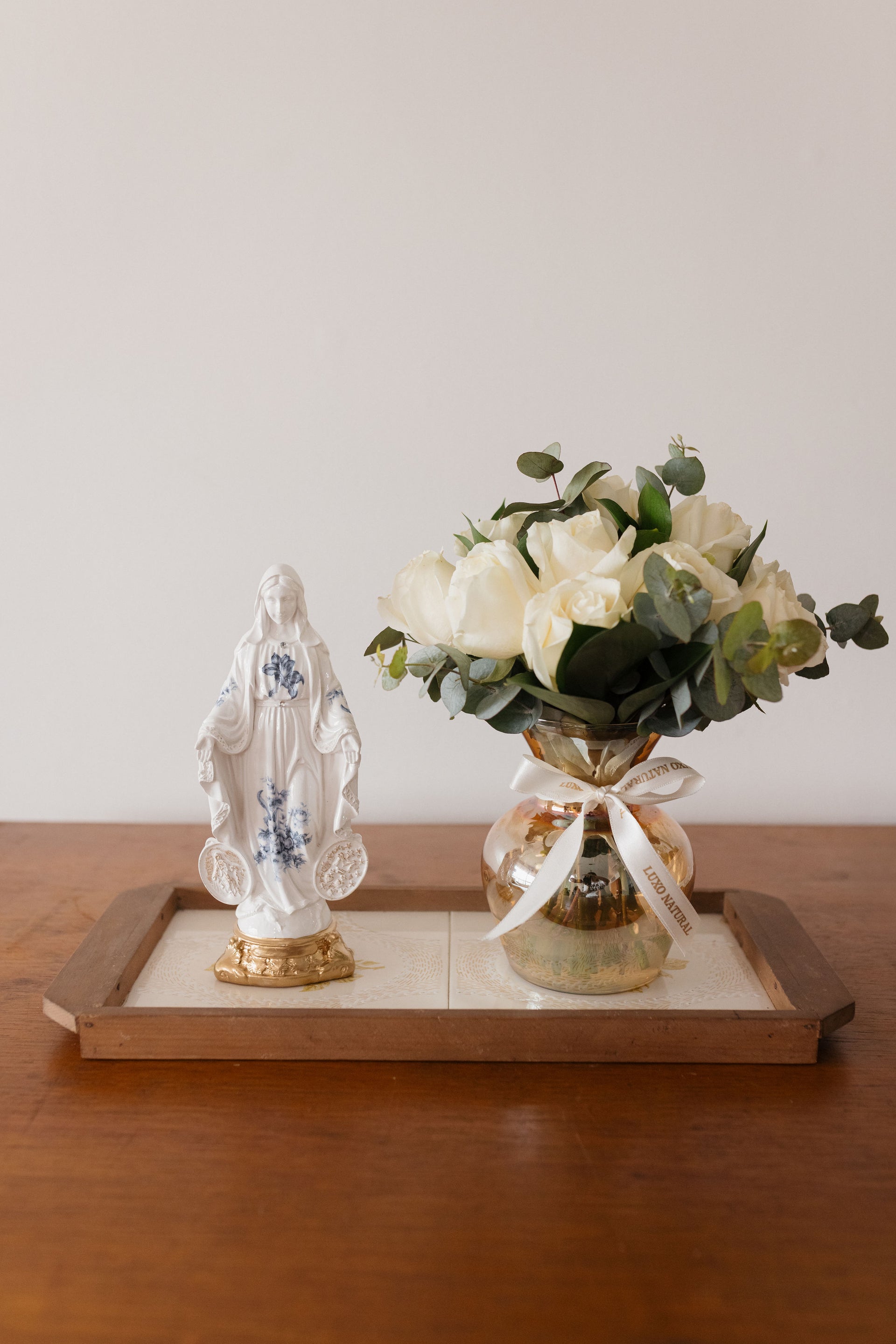 N. Sra. das Graças Estampada — Imagem Sacra Pó de Mármore | Luxo Natural