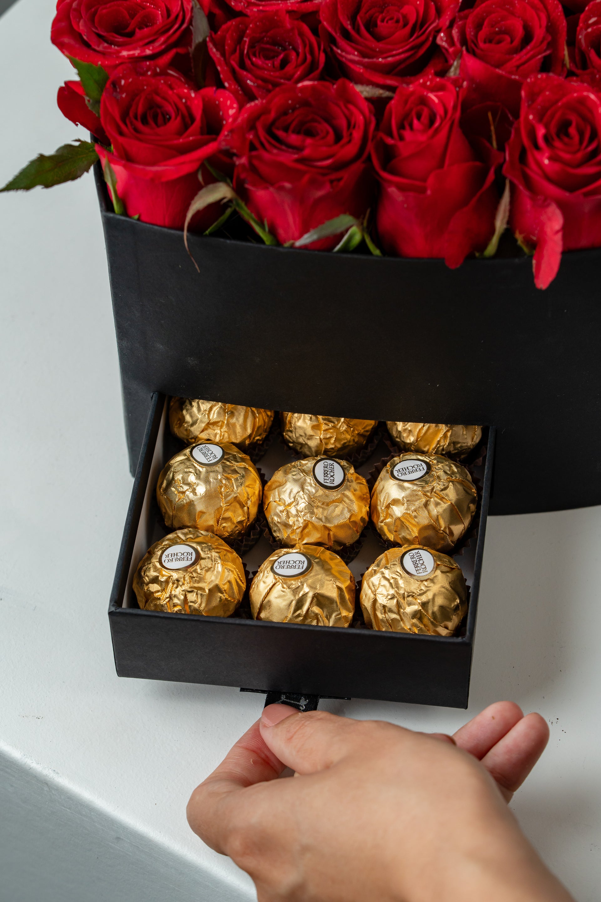 Love Box — Box Coração com Rosas e Chocolates | Luxo Natural