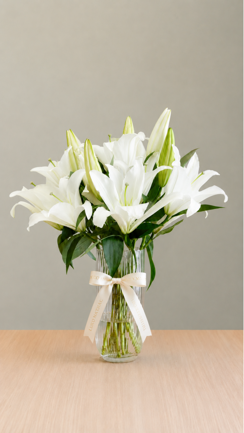 Vaso Canelado de Flores  Lilly